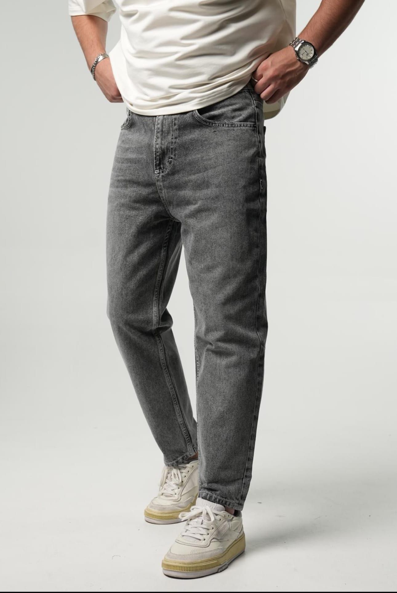 Grey Straight-Fit Jeans gallery.thumbnail 2