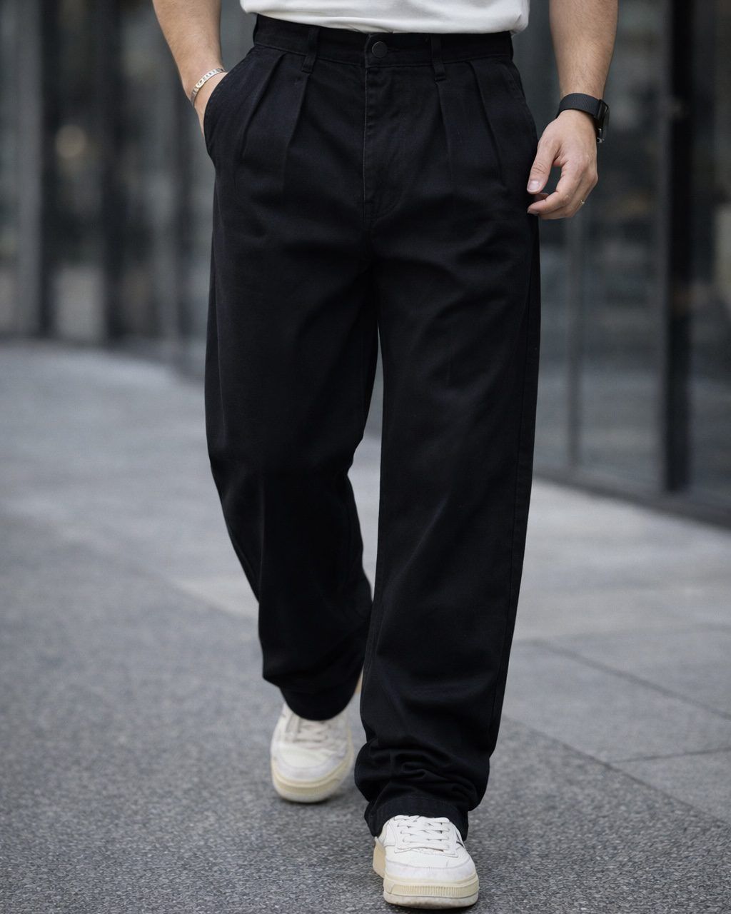 Pleated Denim Jeans – Black gallery.thumbnail 2