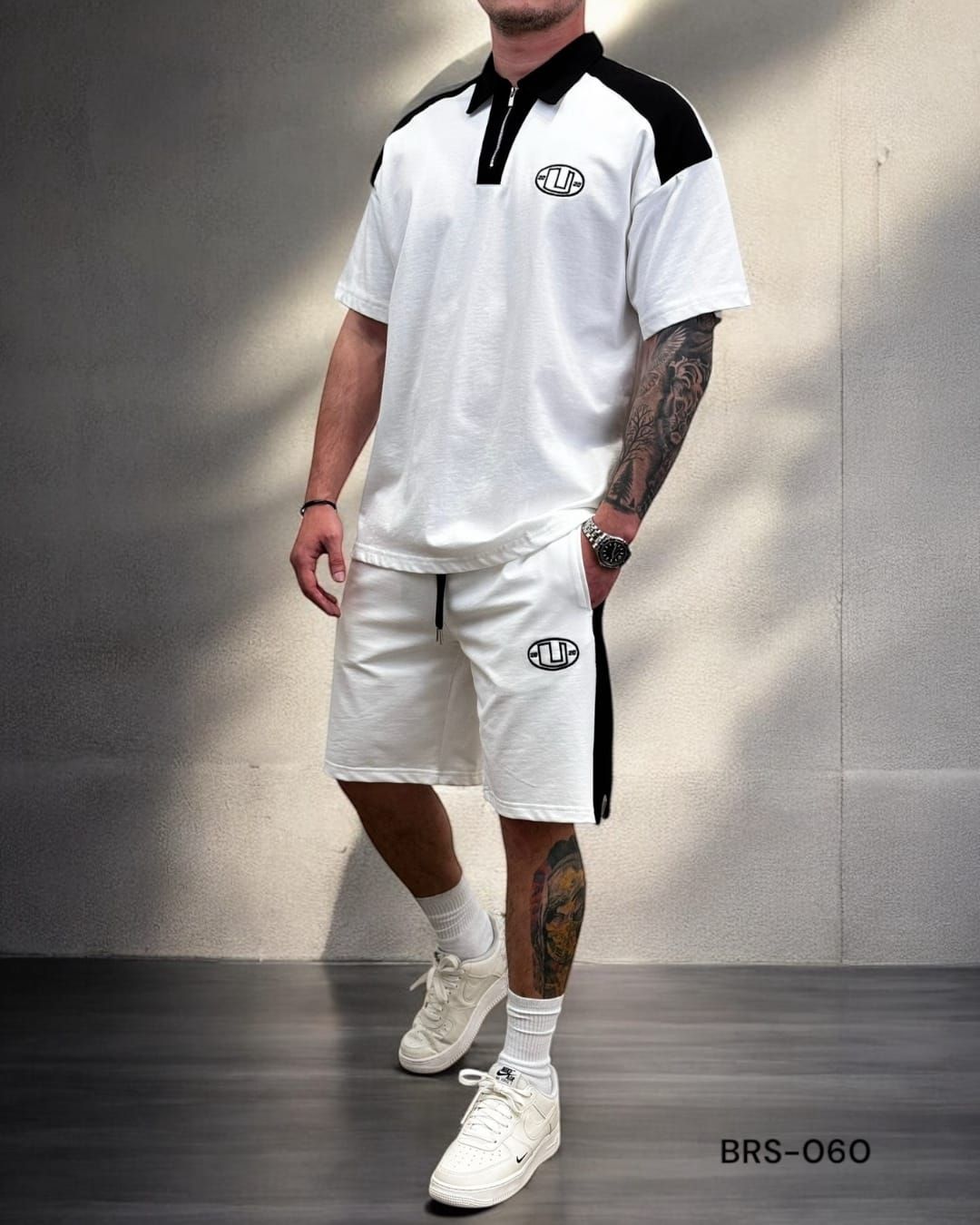 White & Black Contrast Set gallery.thumbnail 2