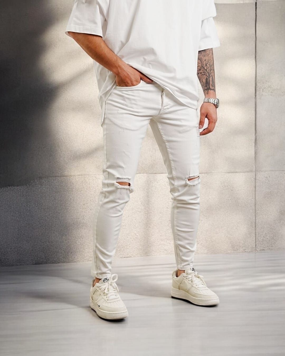 White Ripped Skinny Jeans gallery.thumbnail 1