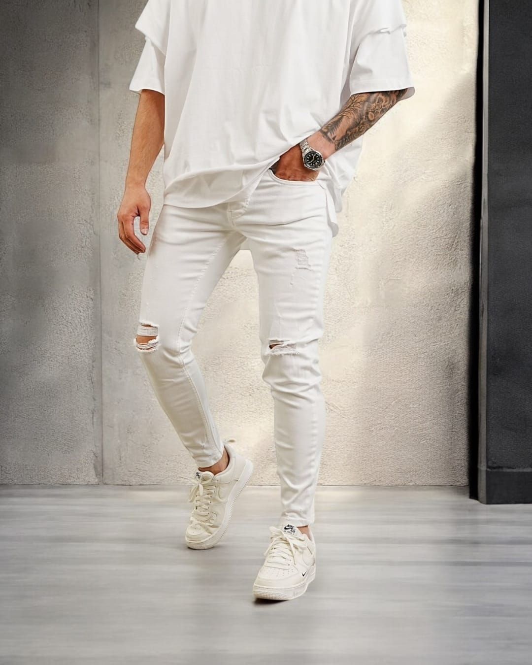 White Ripped Skinny Jeans gallery.thumbnail 2