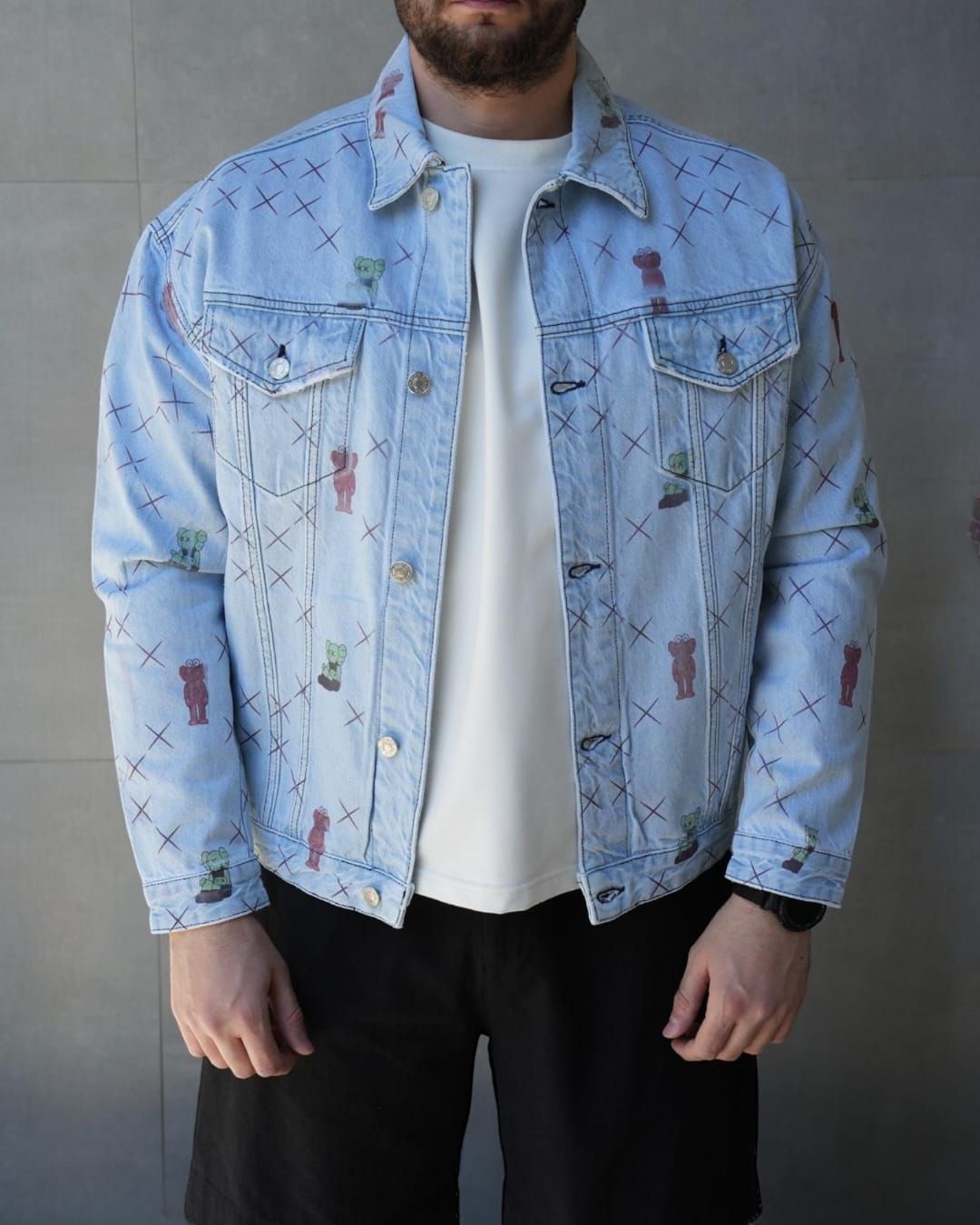 Light Wash Printed Denim Jacket gallery.thumbnail 1