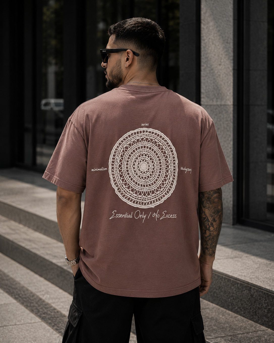 Oversized Graphic T-Shirt – Brown gallery.thumbnail 3