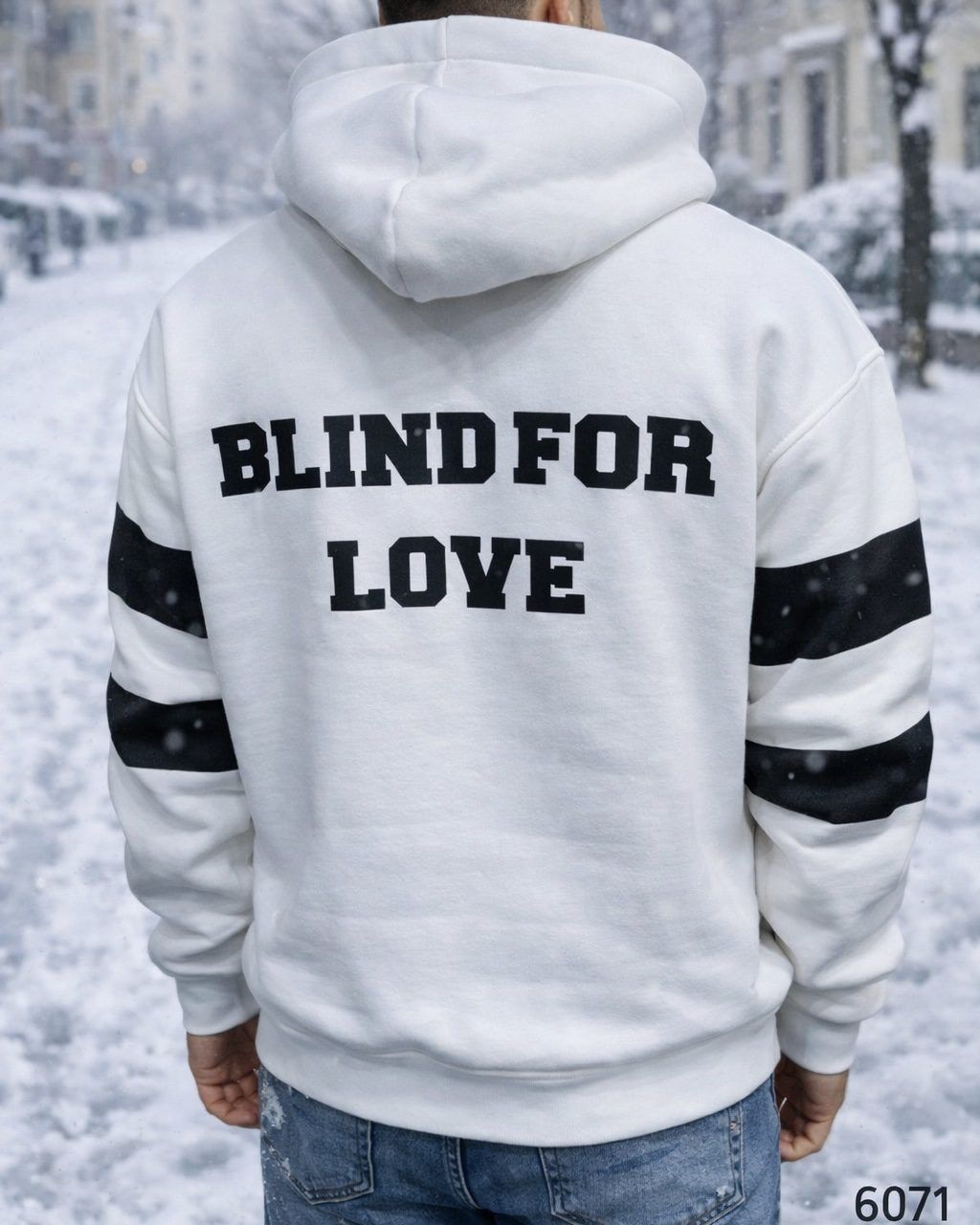 Oversized Silhouette Hoodie – White & Black gallery.thumbnail 2