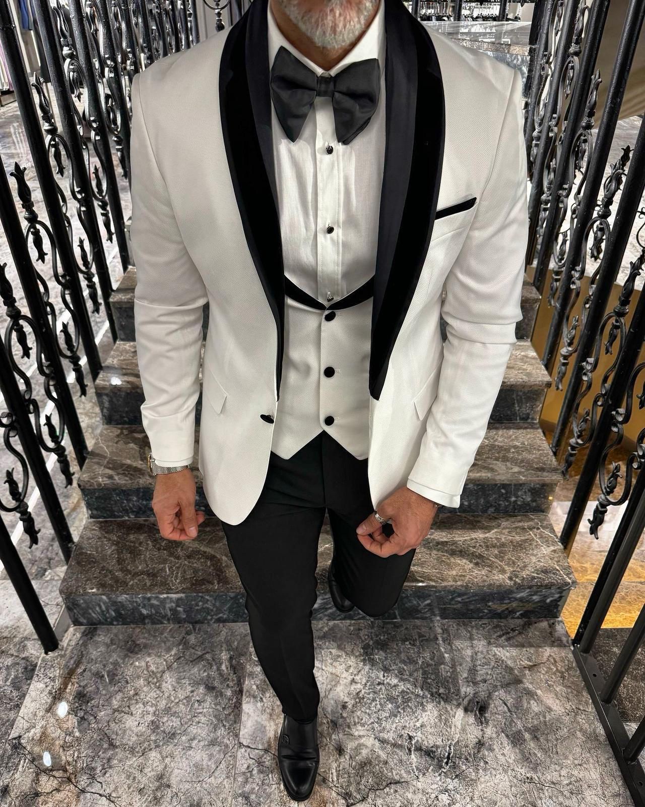 WHITE TUXEDO – BLACK LAPEL EDITION gallery.thumbnail 1