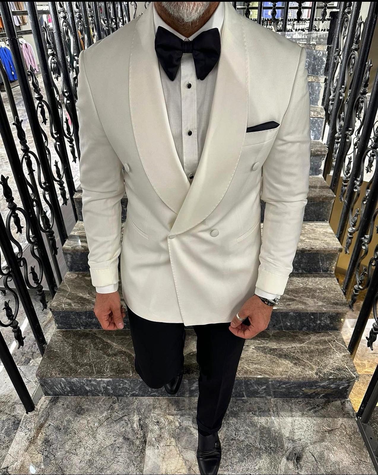WHITE TUXEDO – CLASSIC ELEGANCE gallery.thumbnail 1