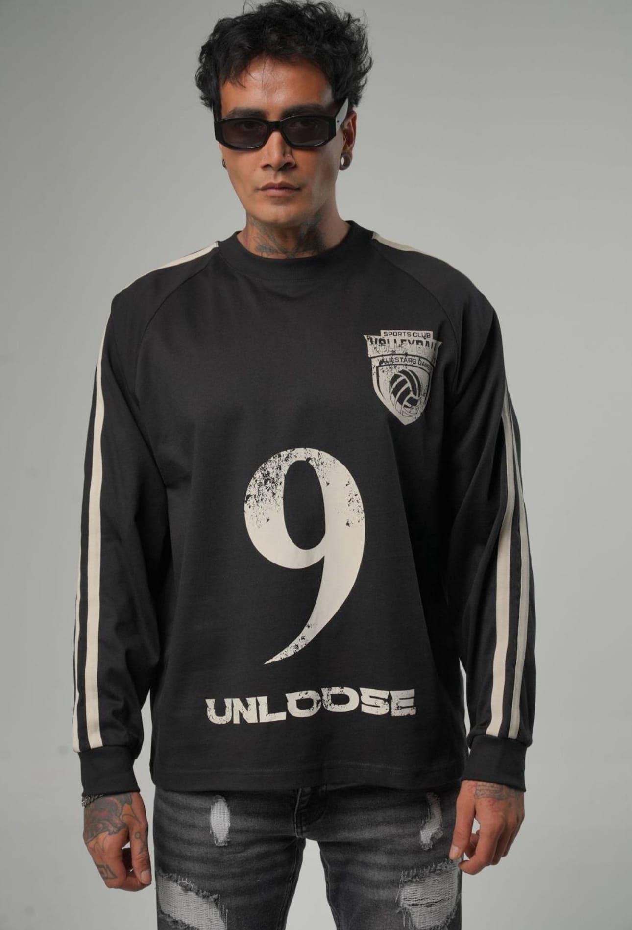 Black “UNLOOSE 9” Crewneck Sweatshir gallery.thumbnail 1