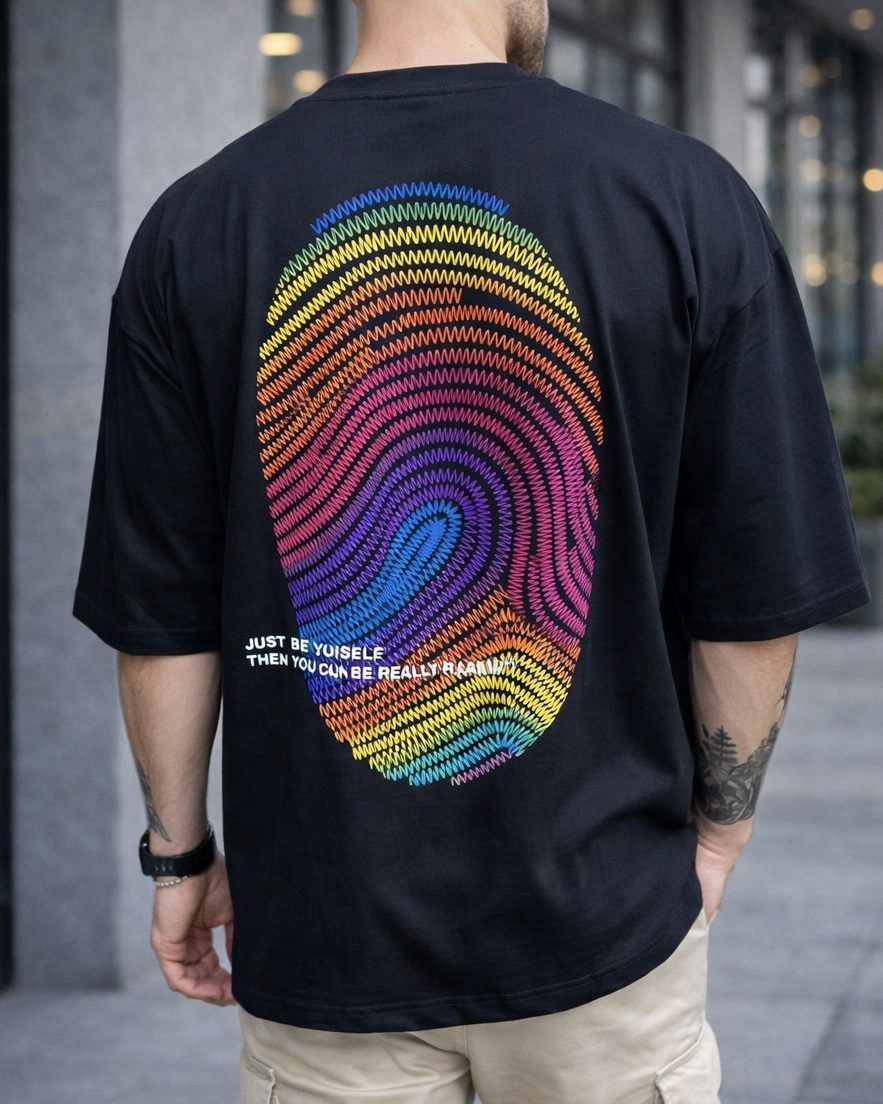 Oversized Graphic Fingerprint T-Shirt – Black gallery.thumbnail 2