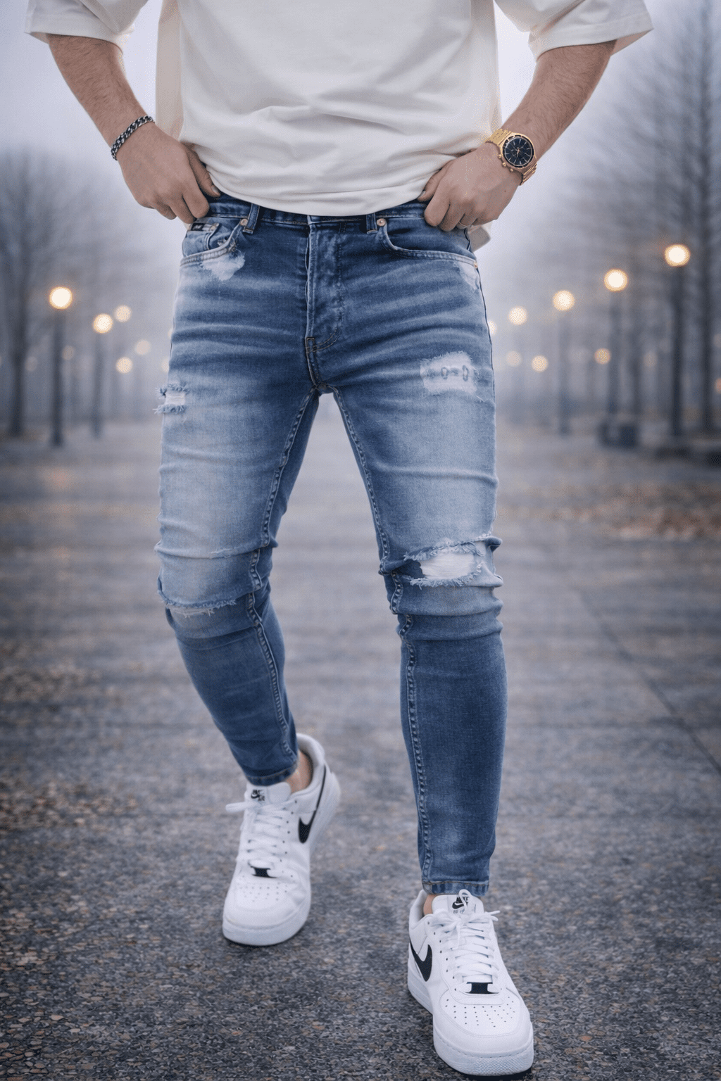 LIGHT WASH RIPPED SLIM DENIM gallery.thumbnail 2