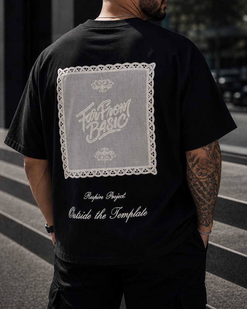Oversized Graphic T-Shirt – Black gallery.thumbnail 2
