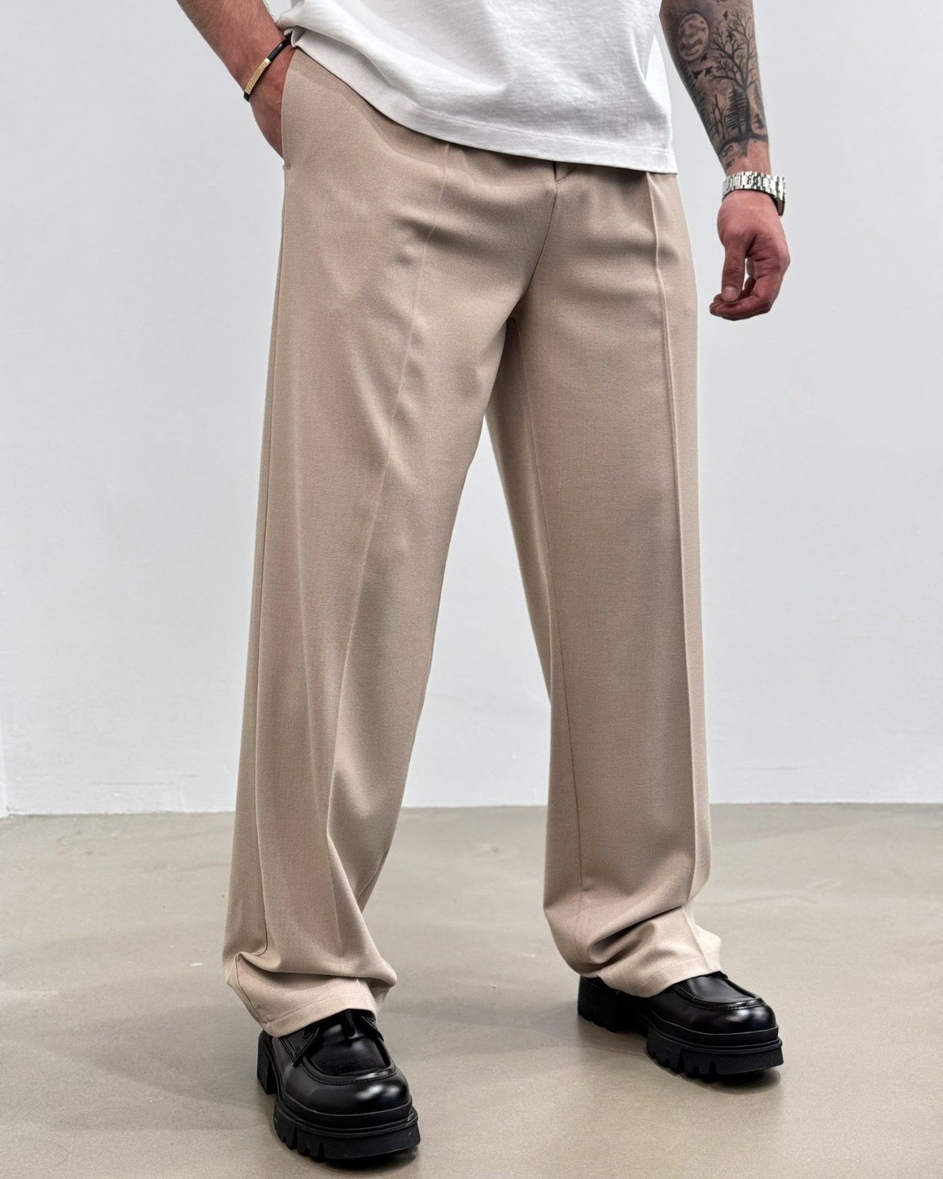 Wide-Leg Tailored Pants – Beige gallery.thumbnail 2