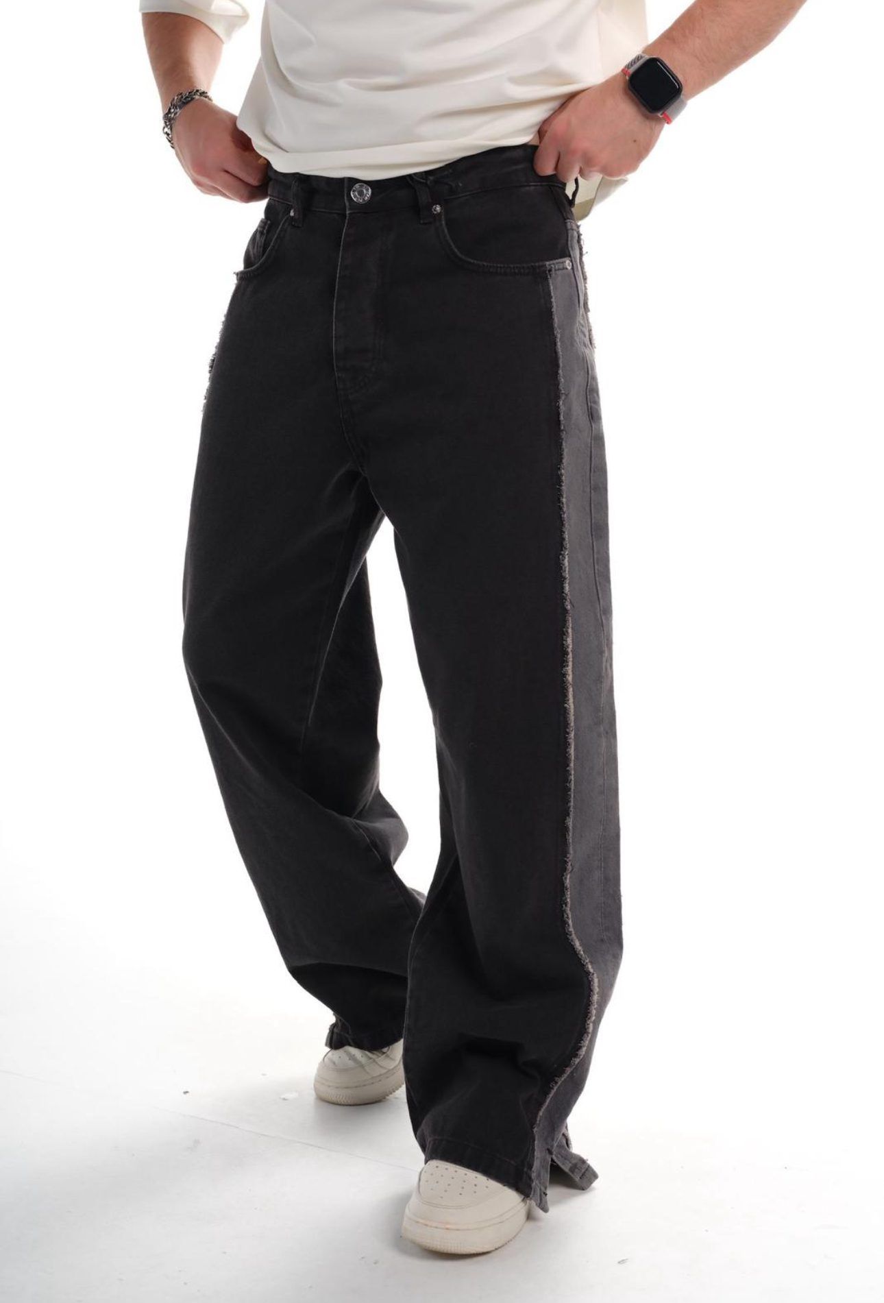 BLACK WIDE-LEG DENIM JEANS WITH RAW SIDE SEAM gallery.thumbnail 1