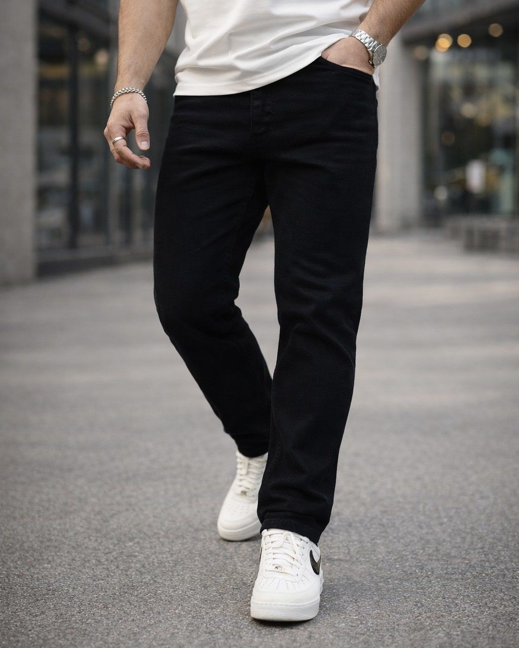 Black Jeans – Relaxed Straight Fit gallery.thumbnail 2