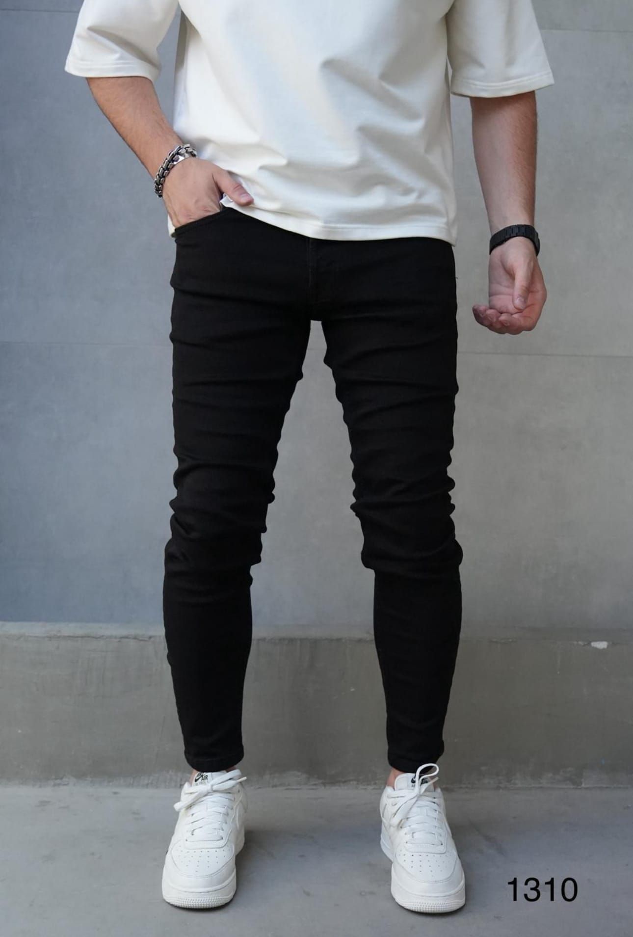 Classic Black Skinny Jeans gallery.thumbnail 1