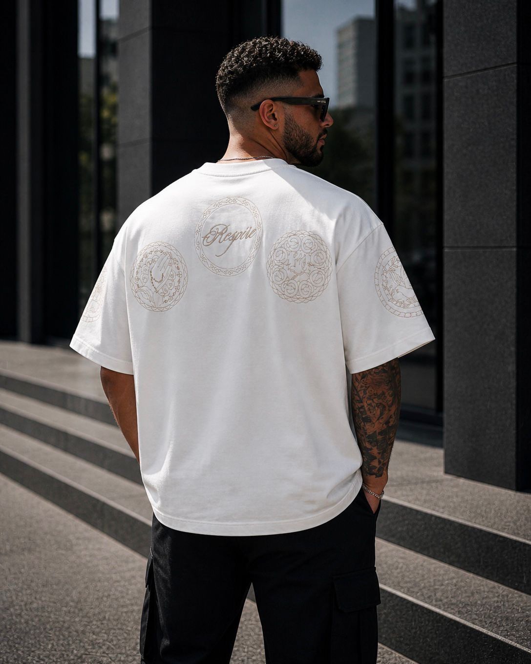 Respire Oversized Graphic T-Shirt – White gallery.thumbnail 2