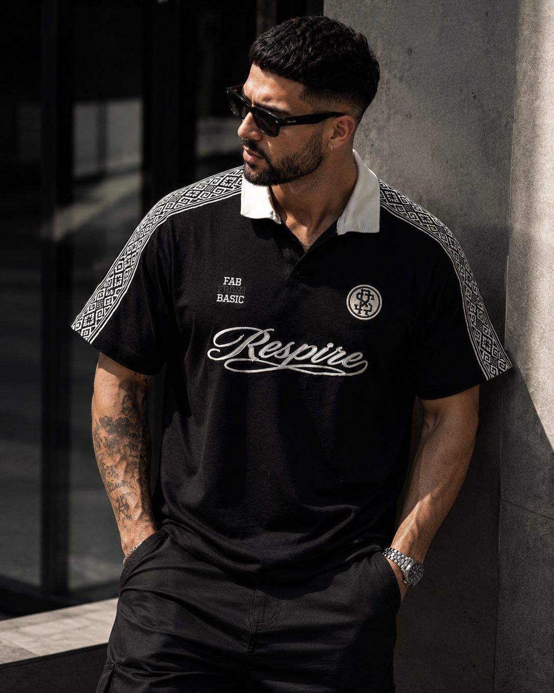 Contrast Stripe Polo Shirt – Black gallery.thumbnail 2