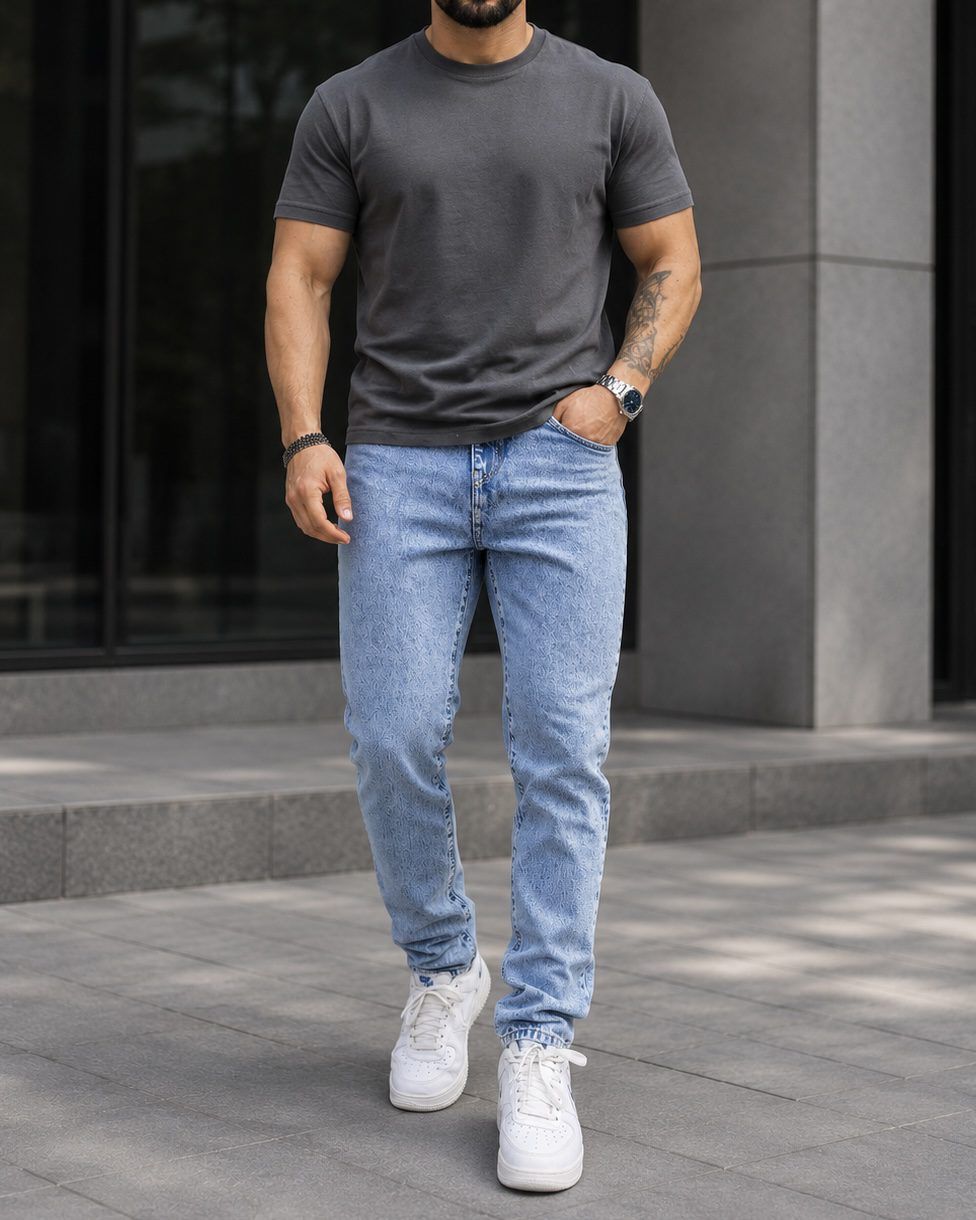 Relaxed Tapered Jeans – Light Blue gallery.thumbnail 2