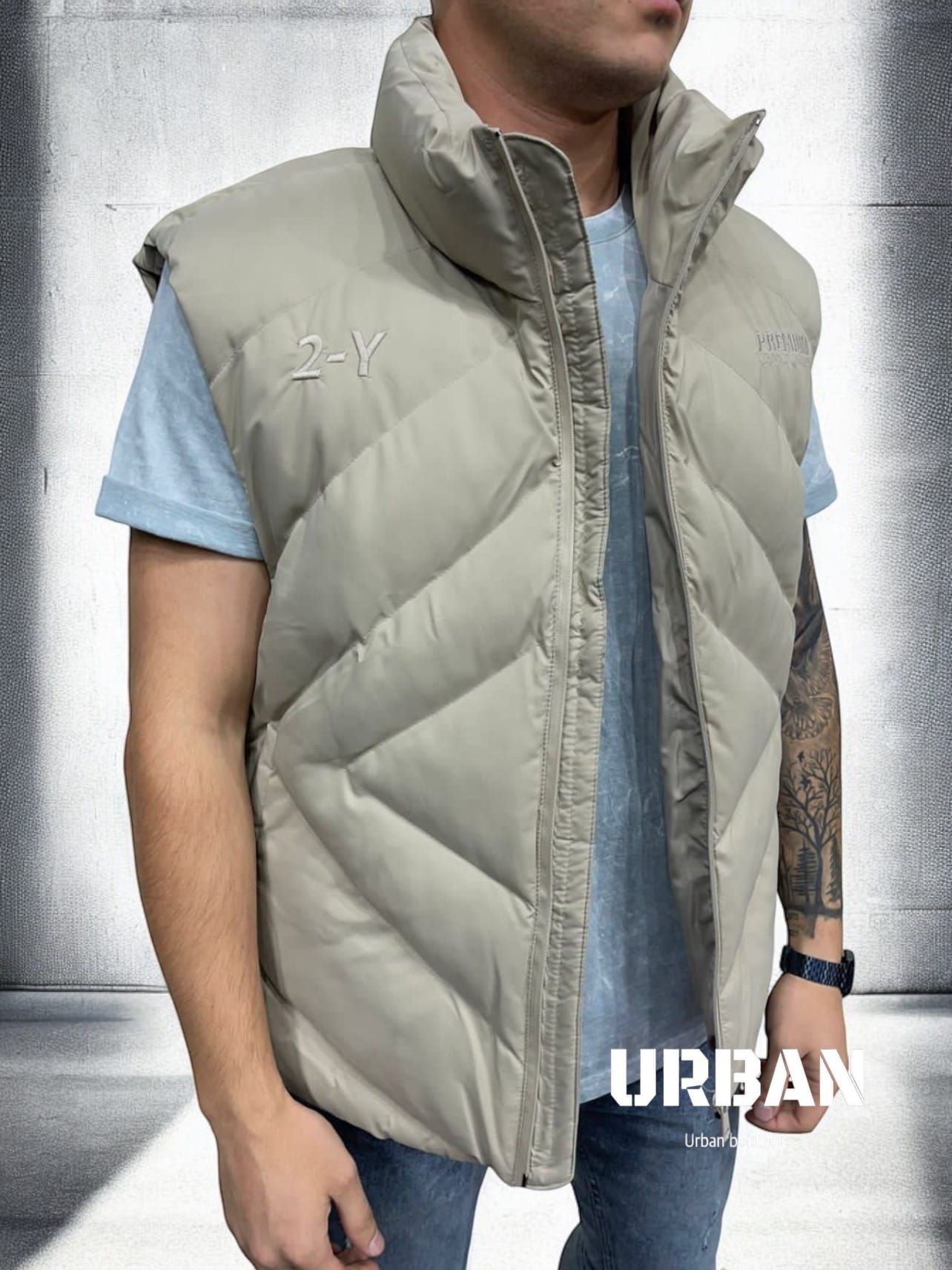 Beige Puffer Vest gallery.thumbnail 1