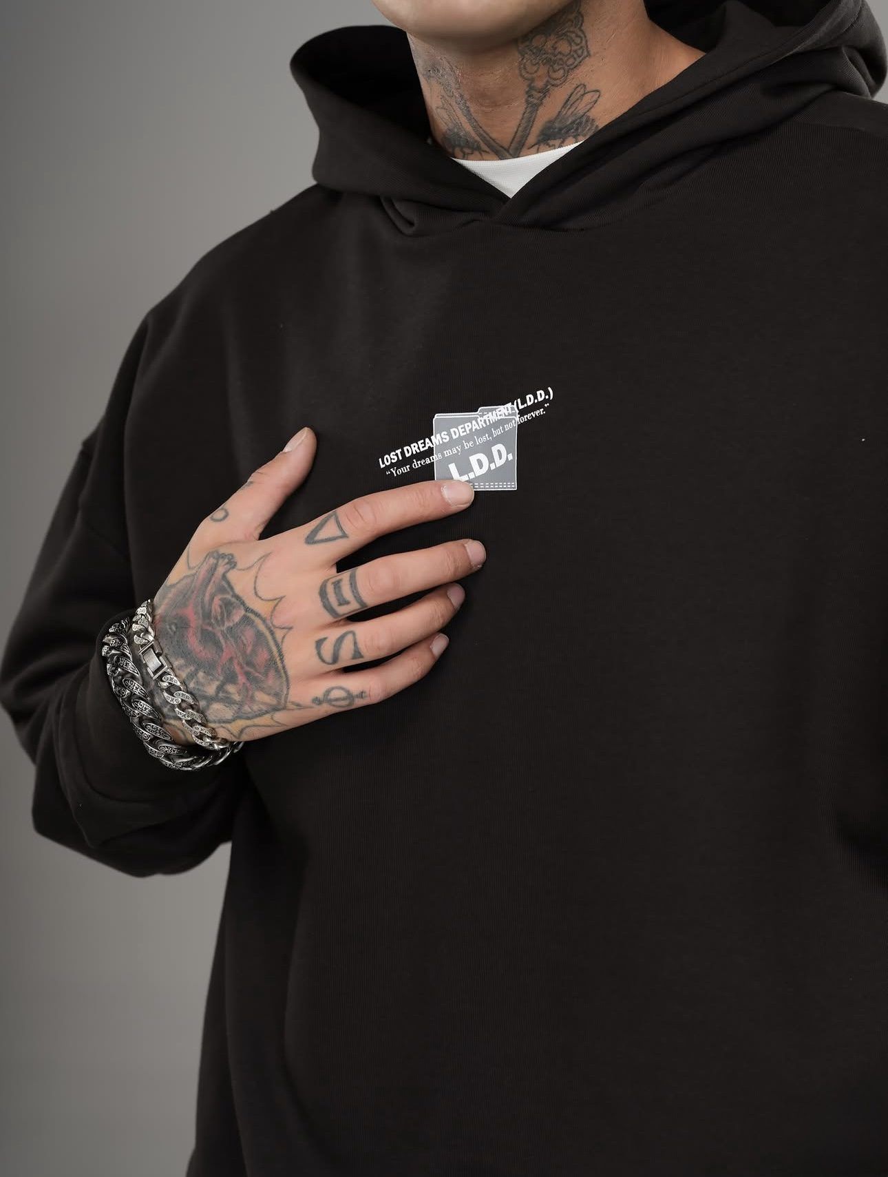 OVERSIZED HOODIE “L.D.D.” – BLACK gallery.thumbnail 3