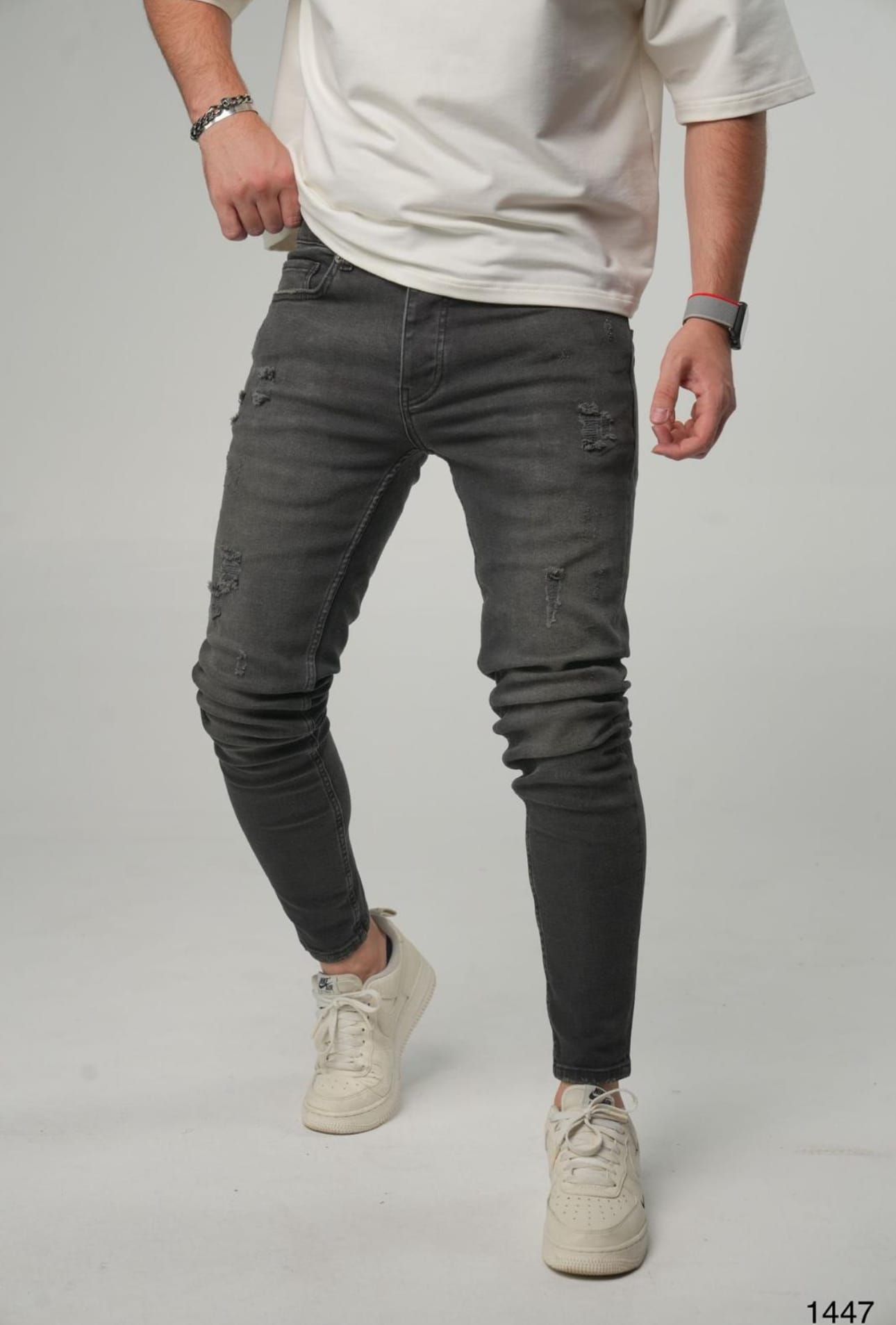 Washed Black Distressed Jeans gallery.thumbnail 1
