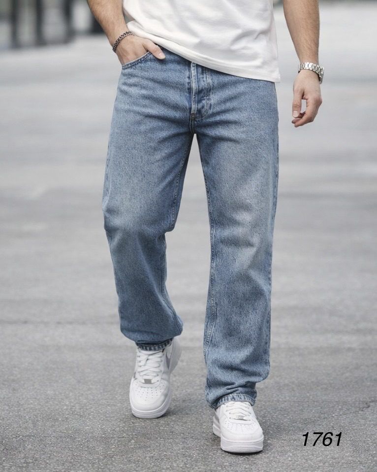 Loose Fit Jeans – Light Blue 1