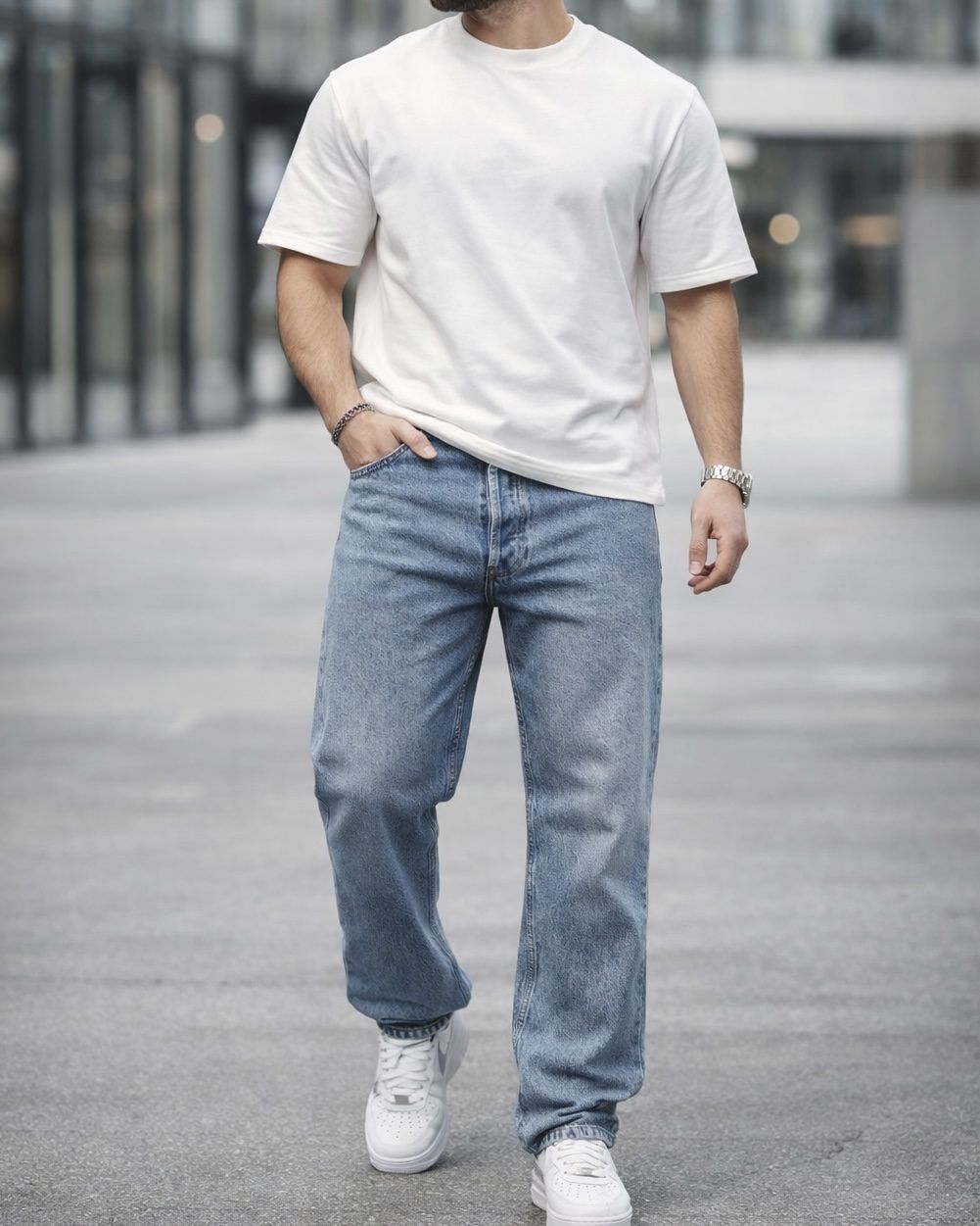 Loose Fit Jeans – Light Blue gallery.thumbnail 2