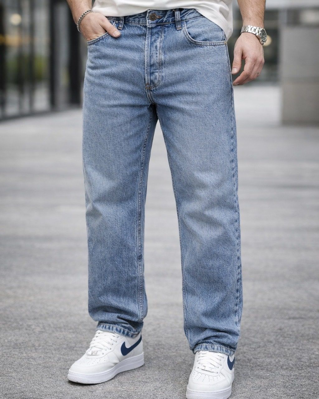 Loose Fit Jeans – Light Blue gallery.thumbnail 3