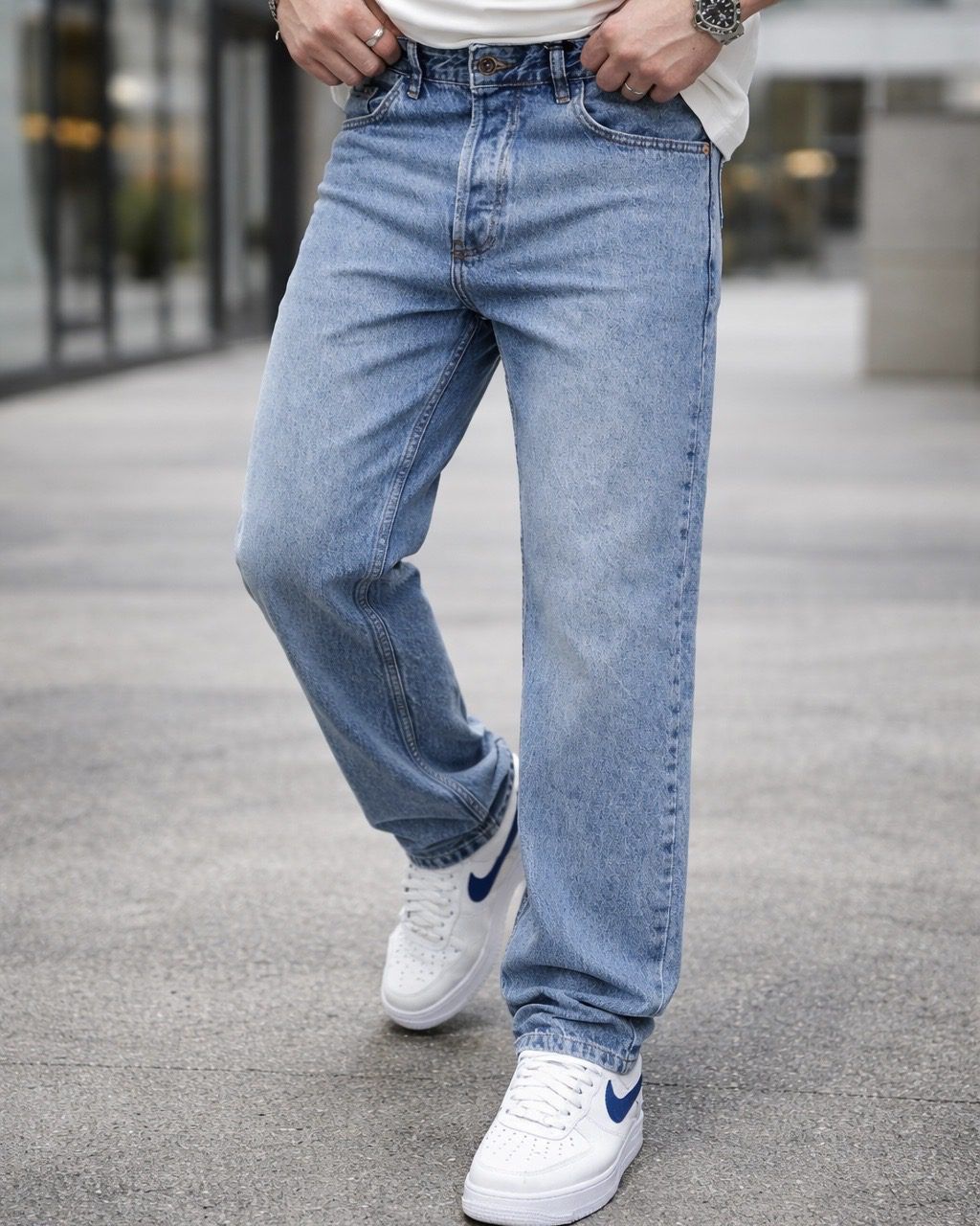 Loose Fit Jeans – Light Blue gallery.thumbnail 4