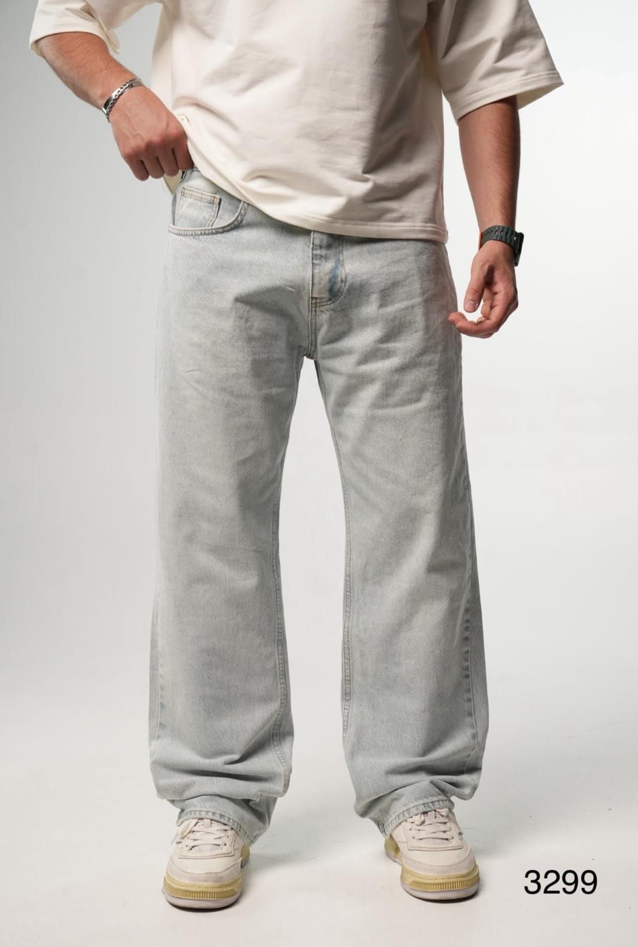 Light Blue Baggy Jeans gallery.thumbnail 1