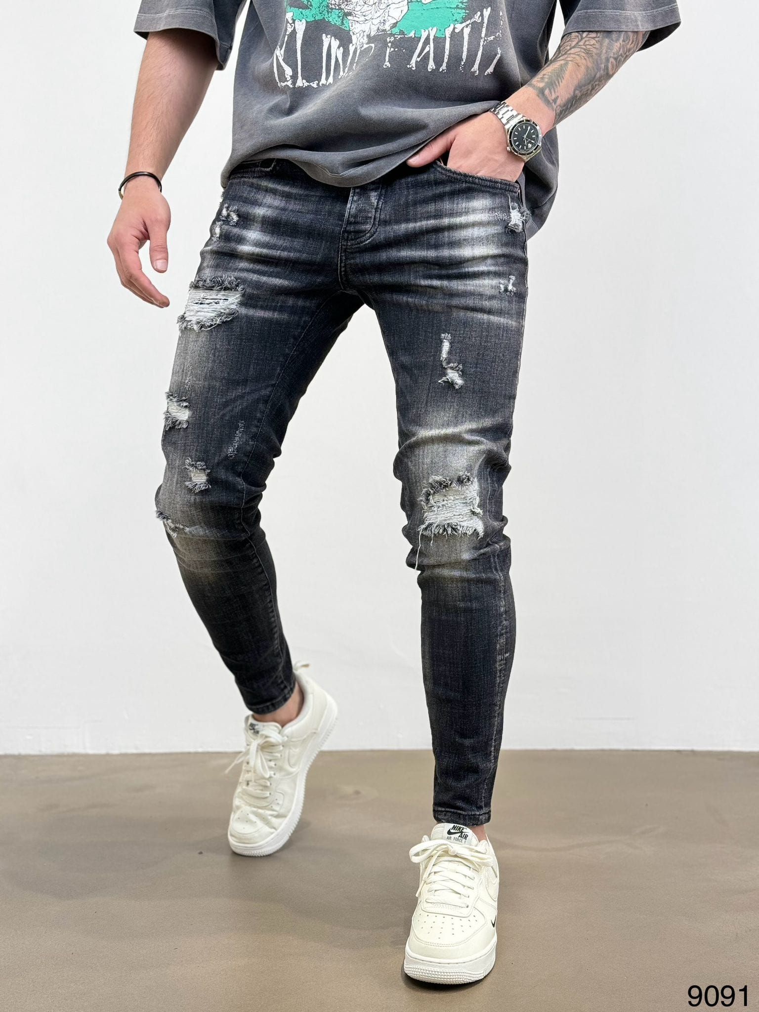 Black Washed Ripped Skinny Jeans gallery.thumbnail 1