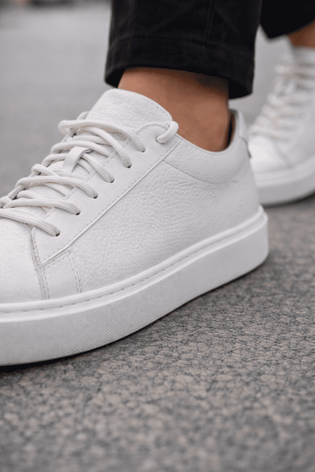 Essential Leather Sneakers – White gallery.thumbnail 3