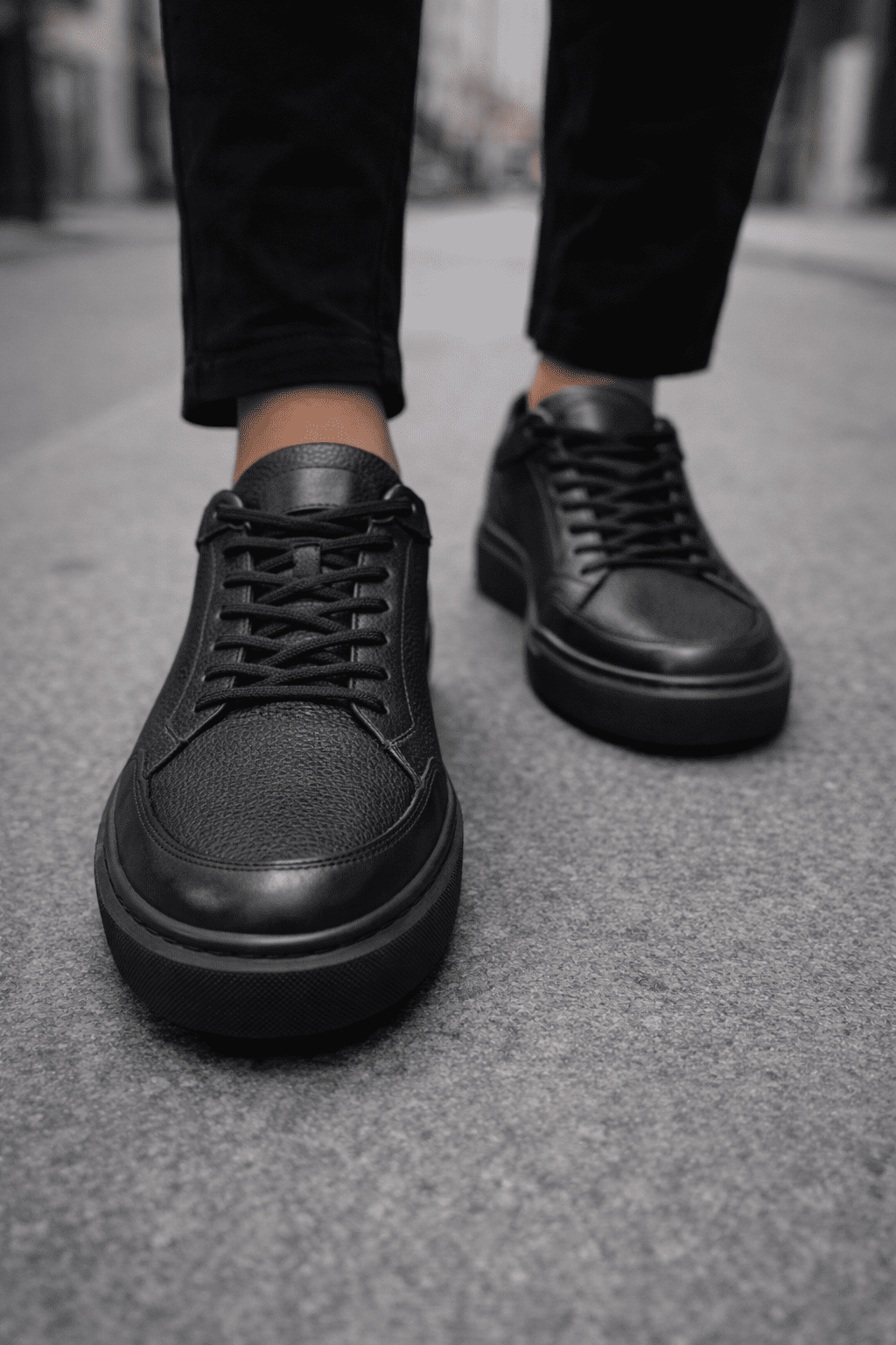 Leather Platform Sneakers – Black gallery.thumbnail 2