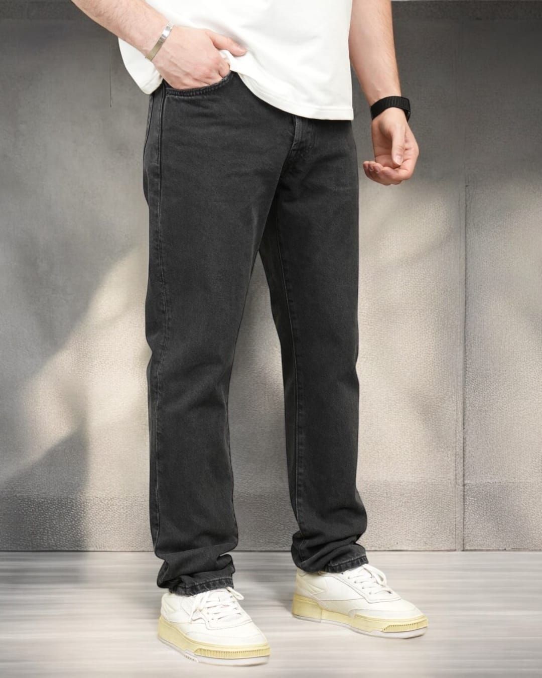 Men’s Classic Relaxed Fit Jeans – Black gallery.thumbnail 2