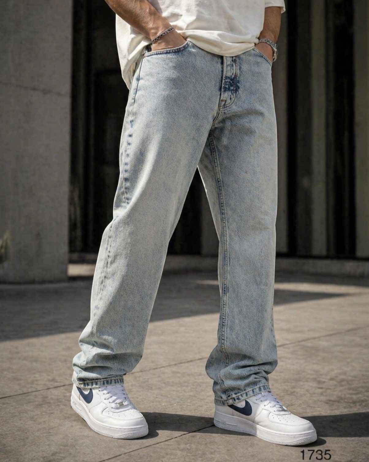 Relaxed Fit Jeans – Washed Blue gallery.thumbnail 2