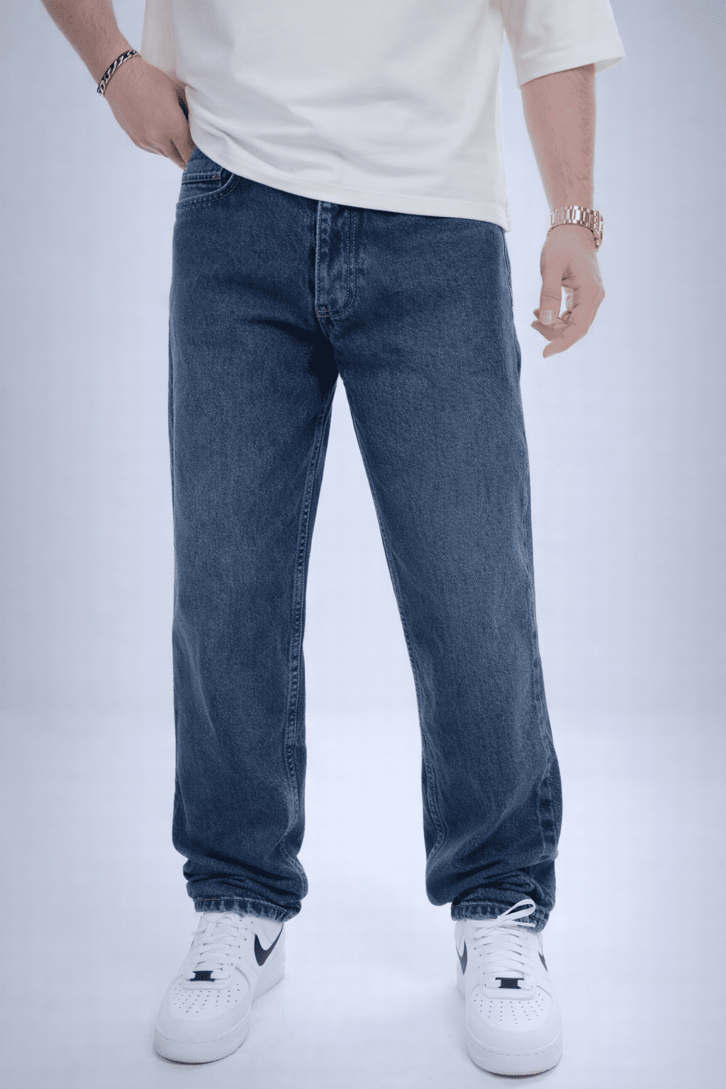 Relaxed Fit Blue Jeans gallery.thumbnail 1
