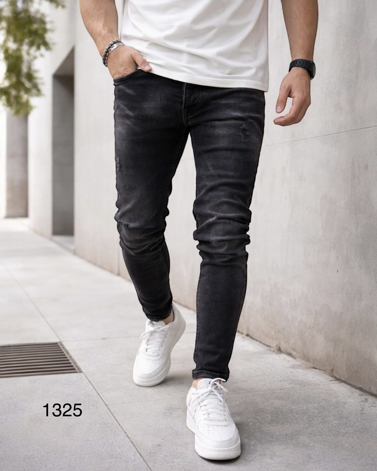 Essential Black Slim Jeans gallery.thumbnail 1