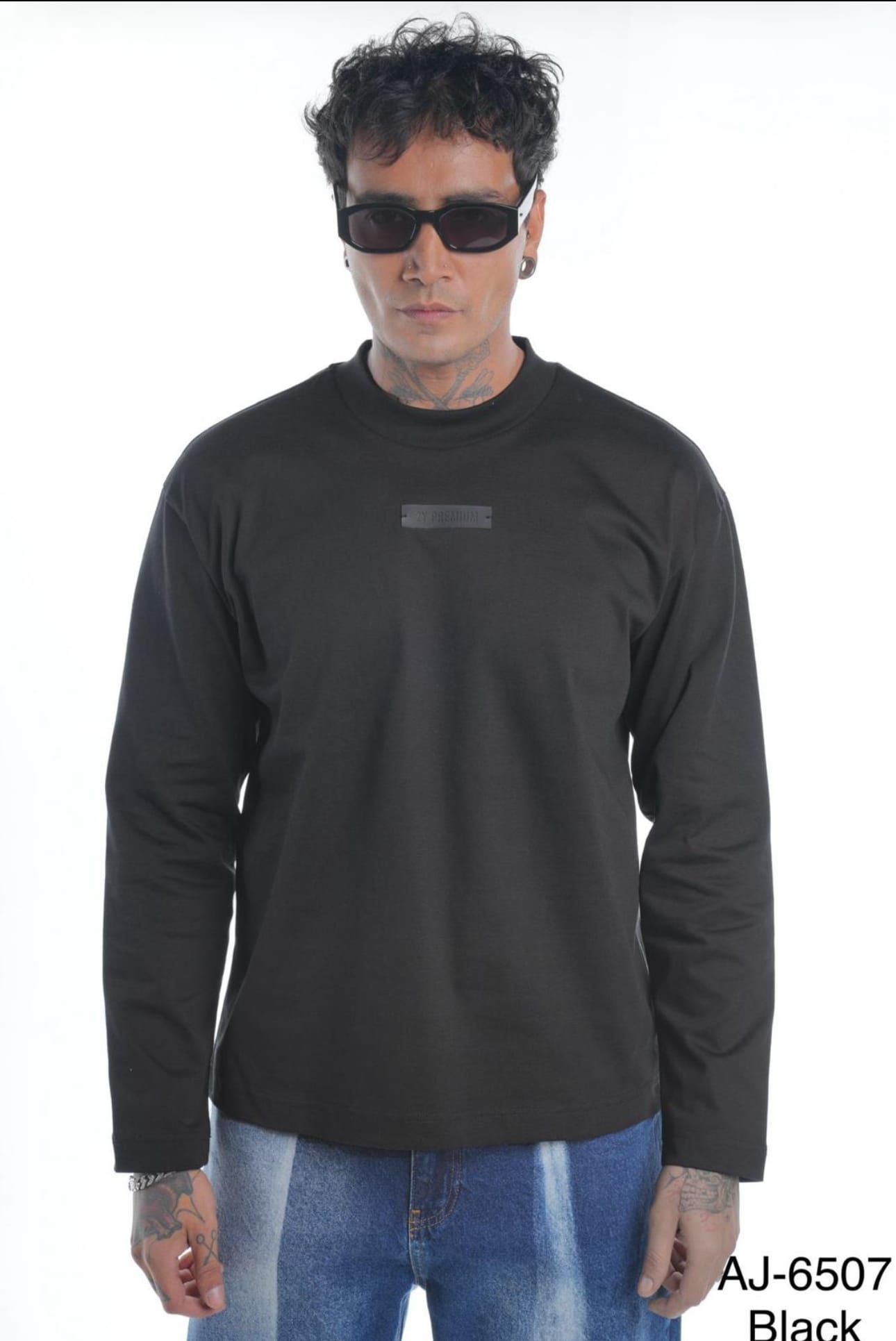 Black Long Sleeve – Minimal Patch EditioN gallery.thumbnail 1