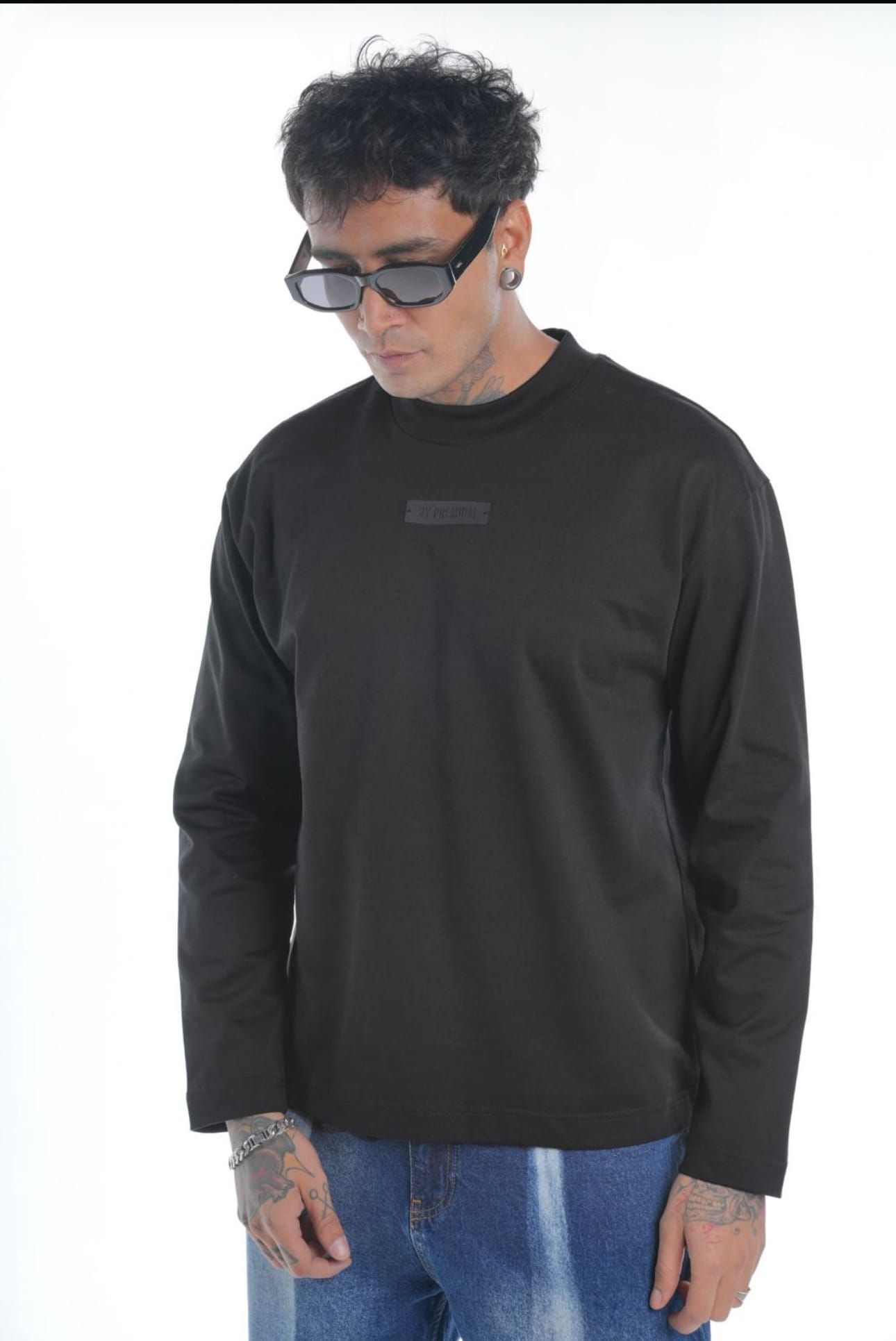Black Long Sleeve – Minimal Patch EditioN gallery.thumbnail 2