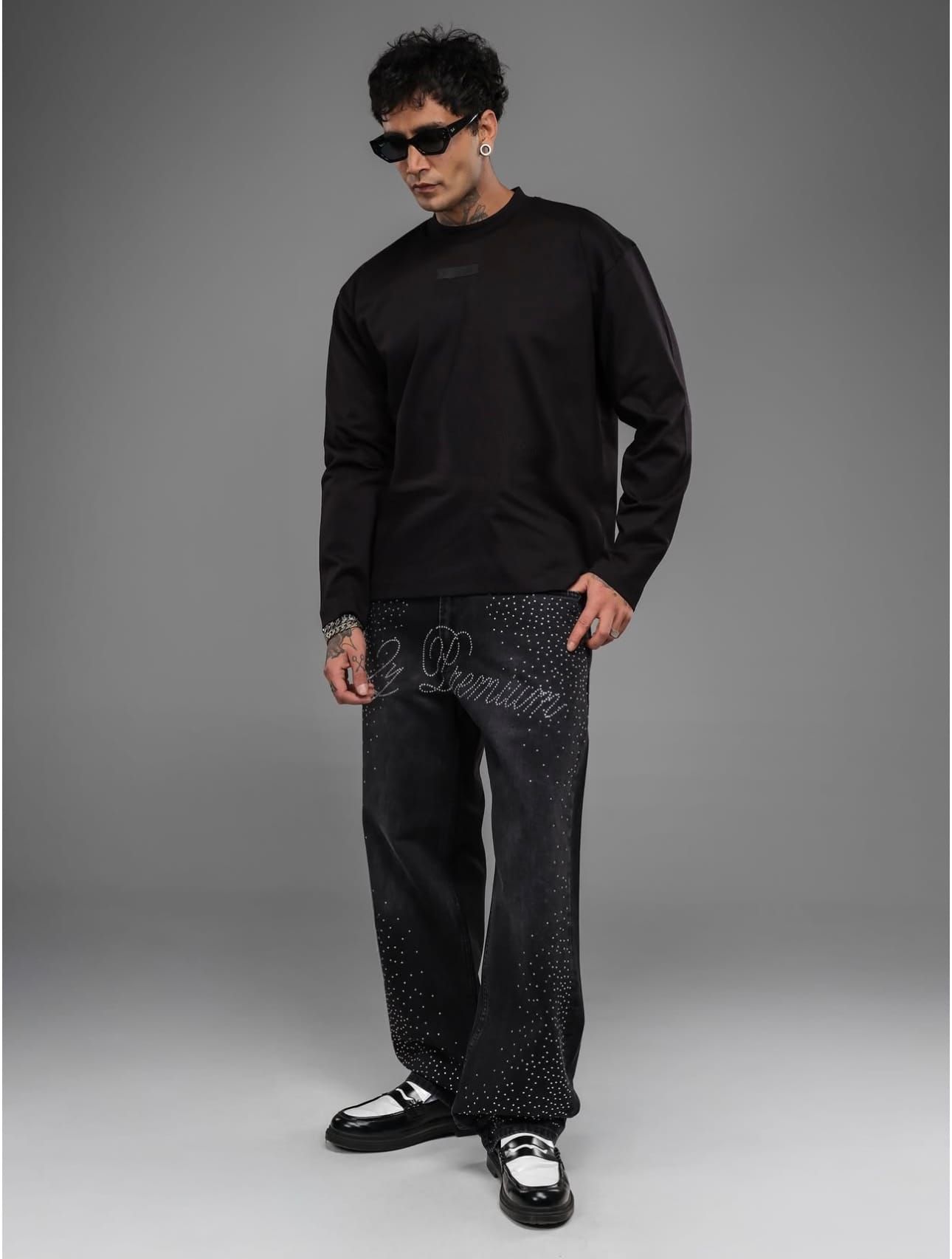 Black Long Sleeve – Minimal Patch EditioN gallery.thumbnail 3
