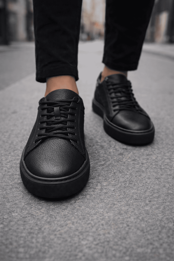 Essential Leather Sneakers – Black