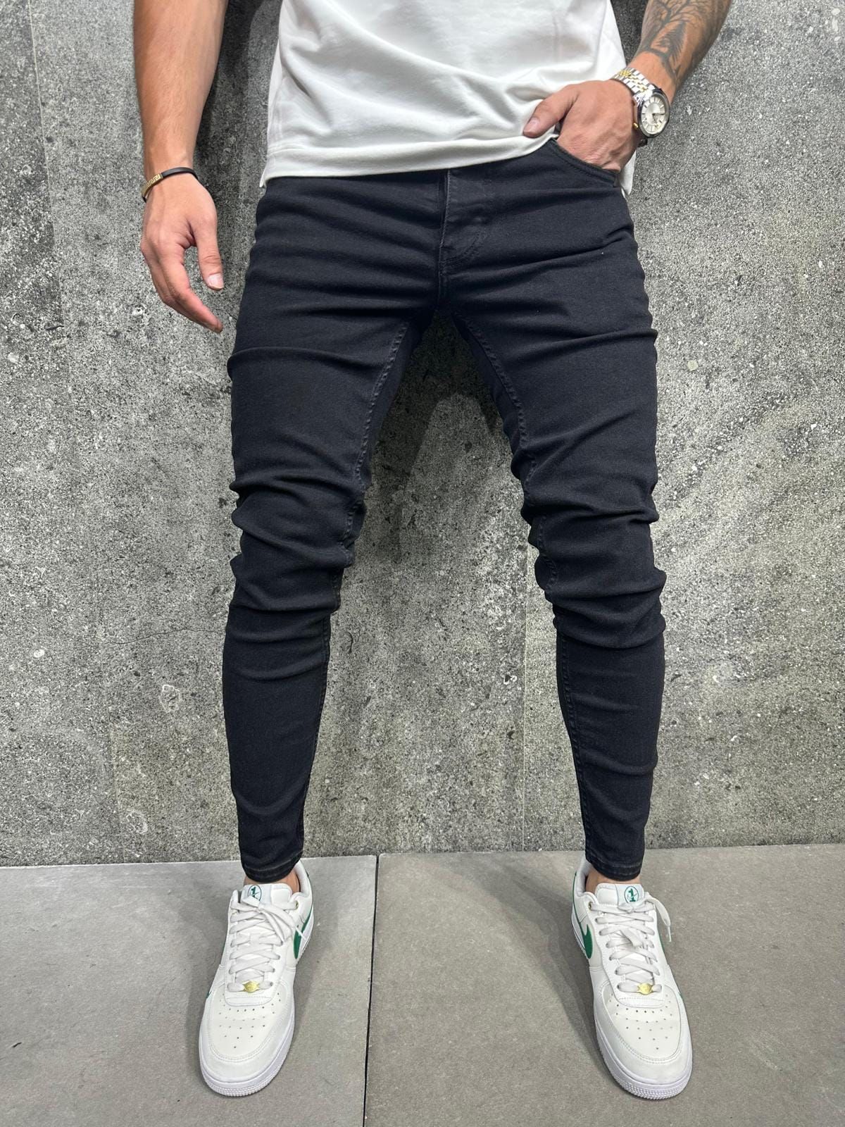 Jet Black Skinny Jeans gallery.thumbnail 1