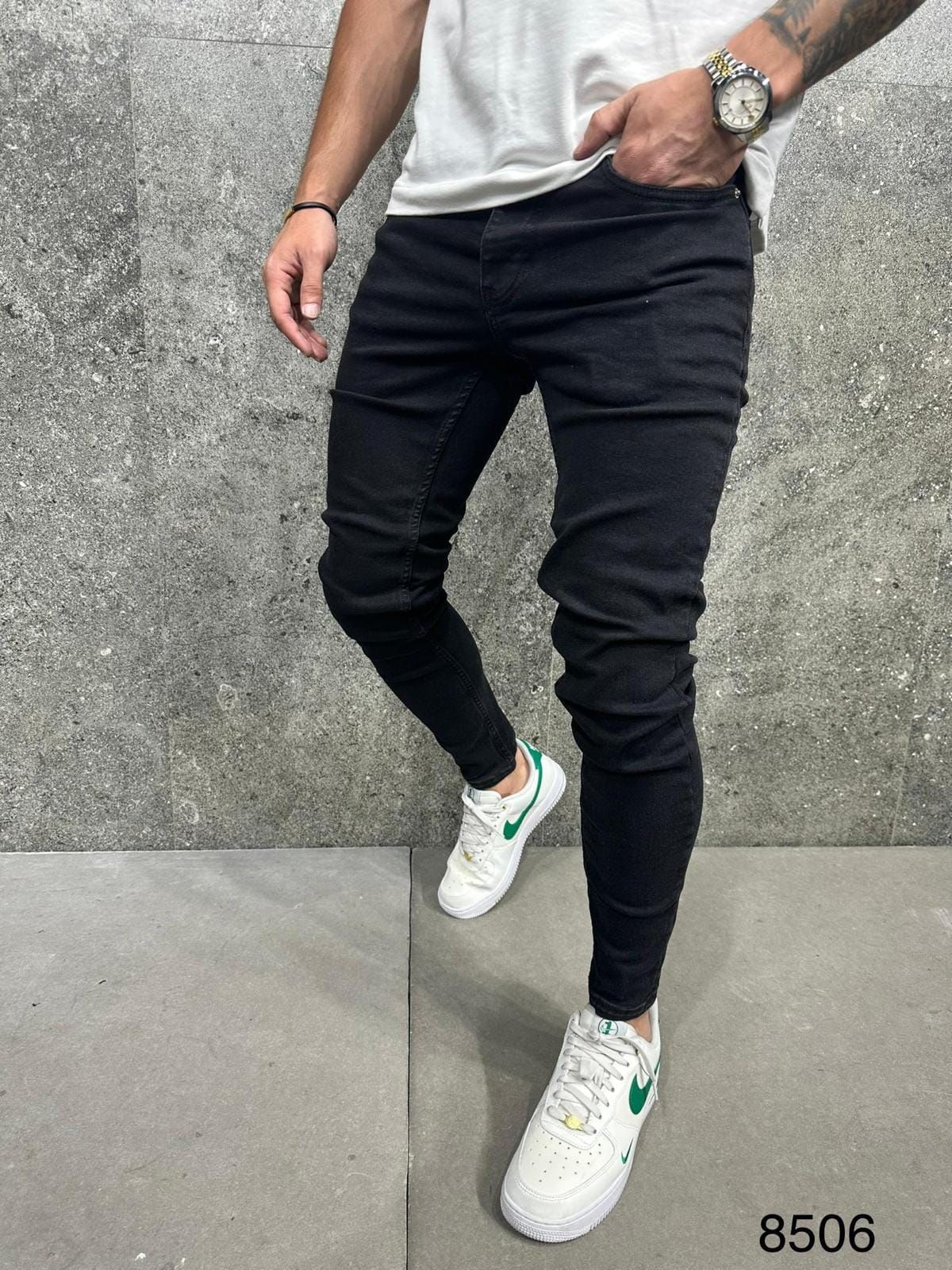 Jet Black Skinny Jeans gallery.thumbnail 2