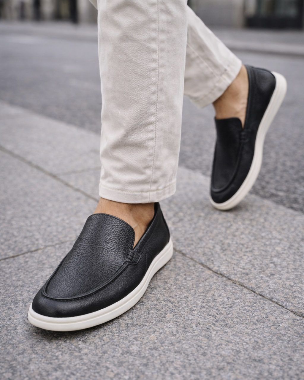 Leather Slip-On Loafers – Black gallery.thumbnail 3