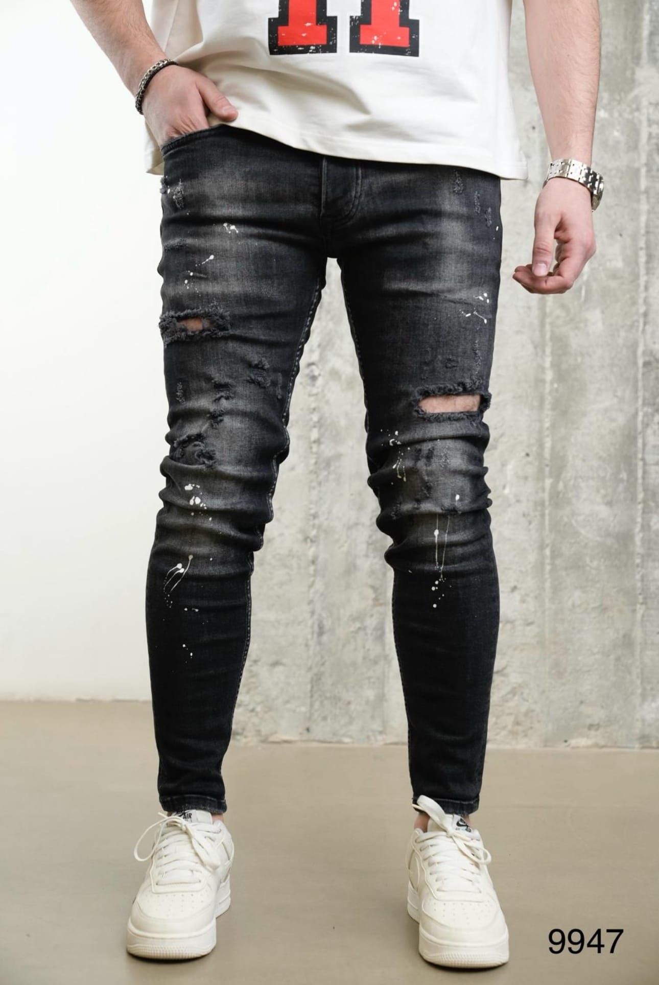Black Distressed Skinny Jeans gallery.thumbnail 1