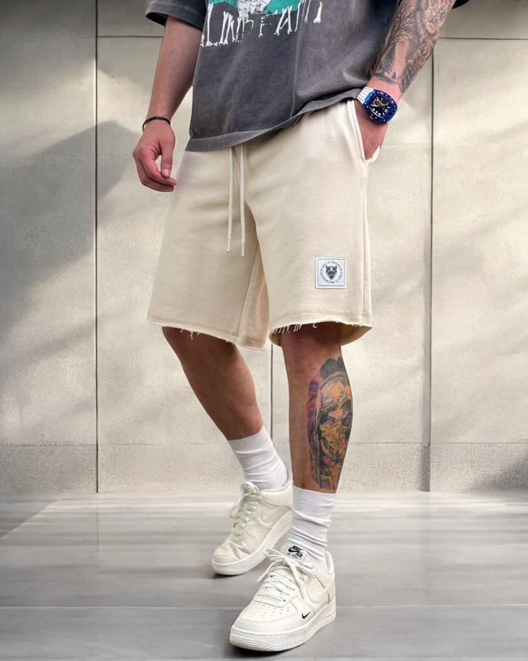 Beige Bermuda Shorts gallery.thumbnail 1