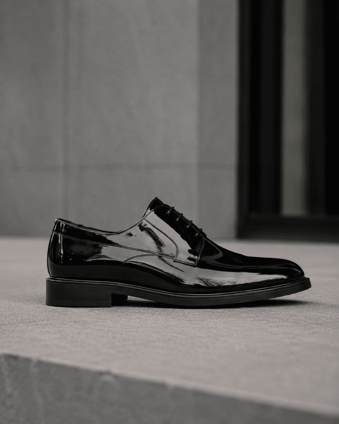 Elegant Glossy Shoes – Black gallery.thumbnail 2