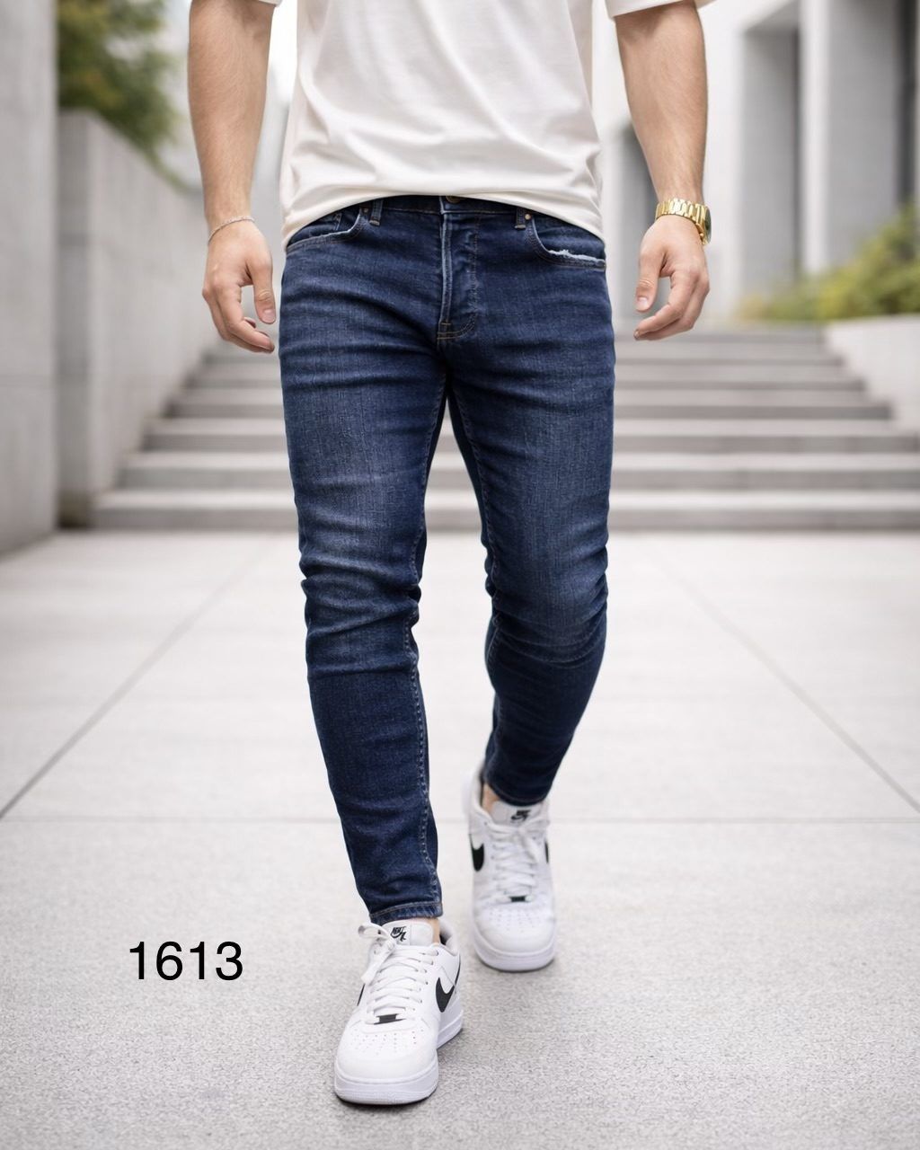 Premium Washed Blue Jeans gallery.thumbnail 1